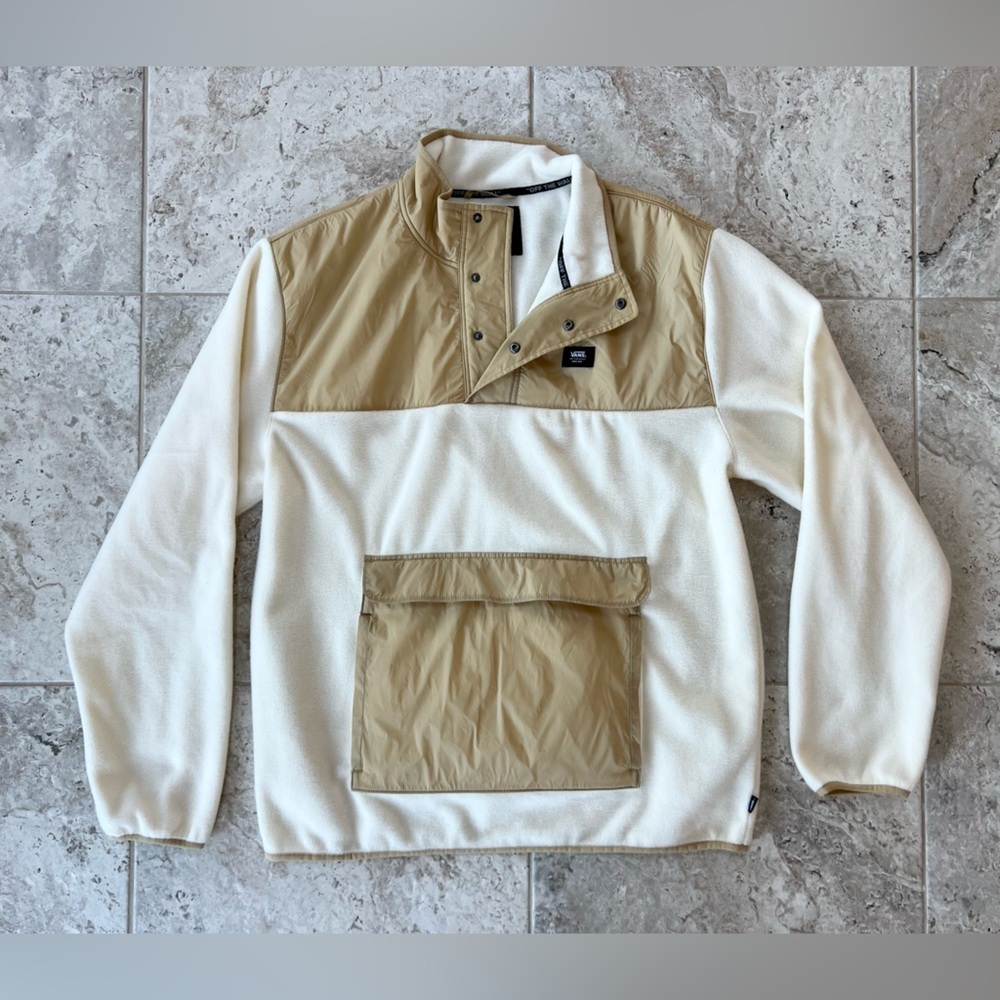 Vans Mammoth Pullover Borg Fleece Top in Antique White/Taupe Tan, size XL